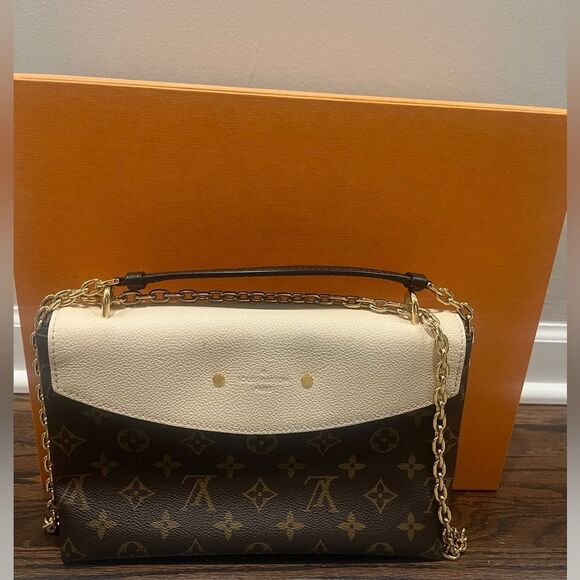 LOUIS VUITTON ST. PLACIDE